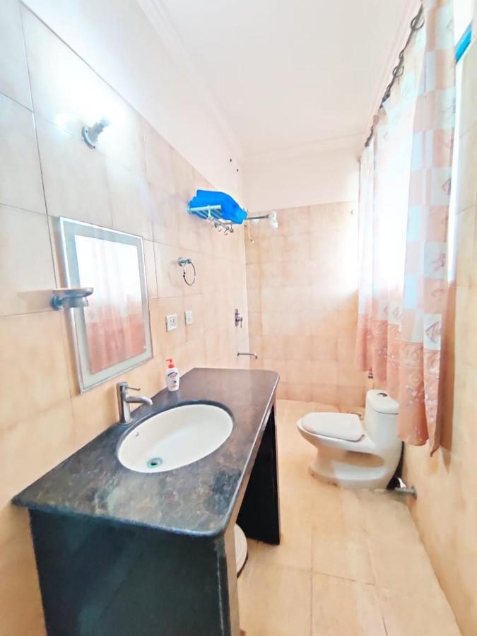 Amazing Hilltop 4 Bhk Villa With Private Pool Near Candolim Exteriör bild